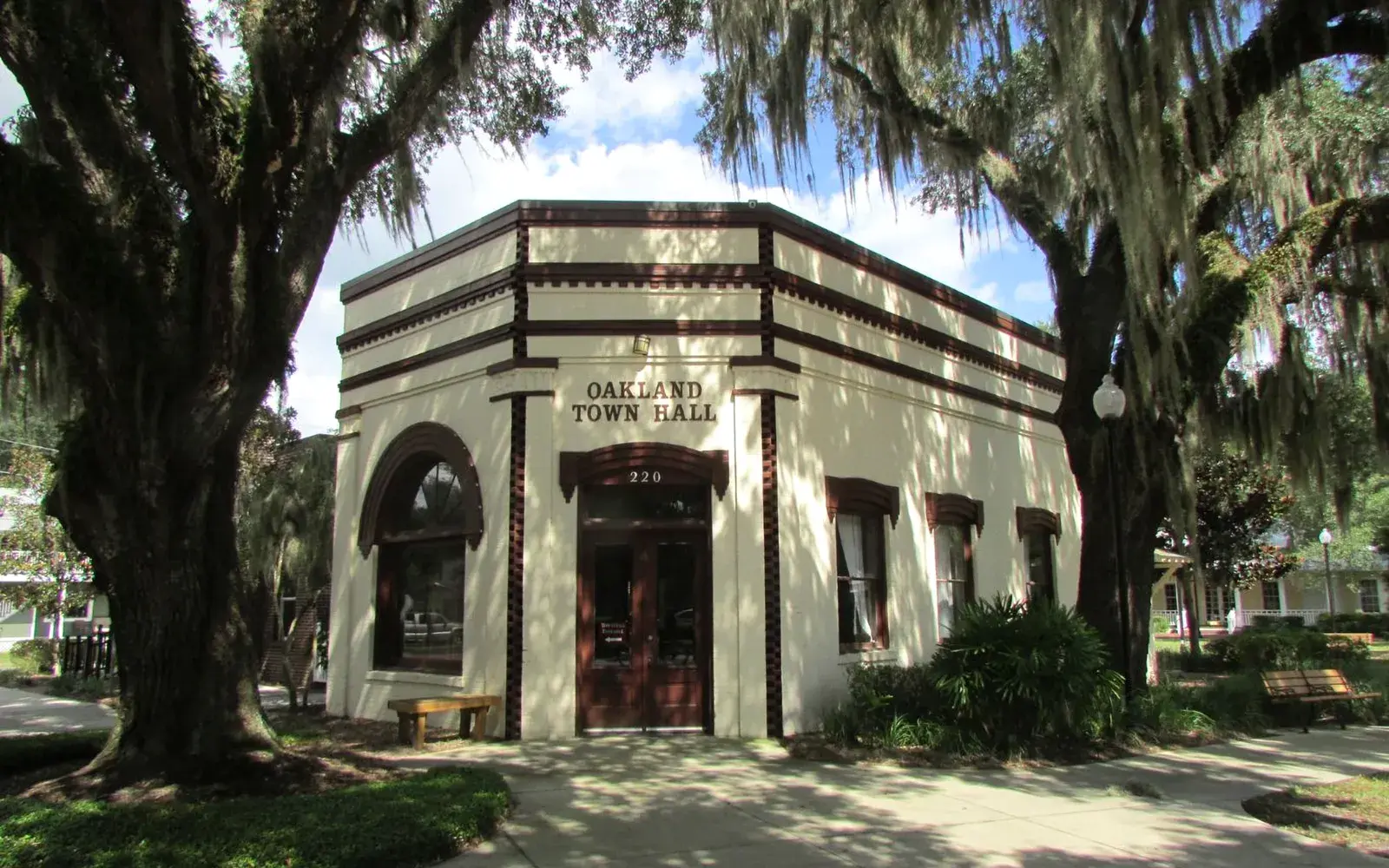 Historic town building shaded by live oaks in Oakland, FL Historic town building shaded by live oaks in Oakland, FL