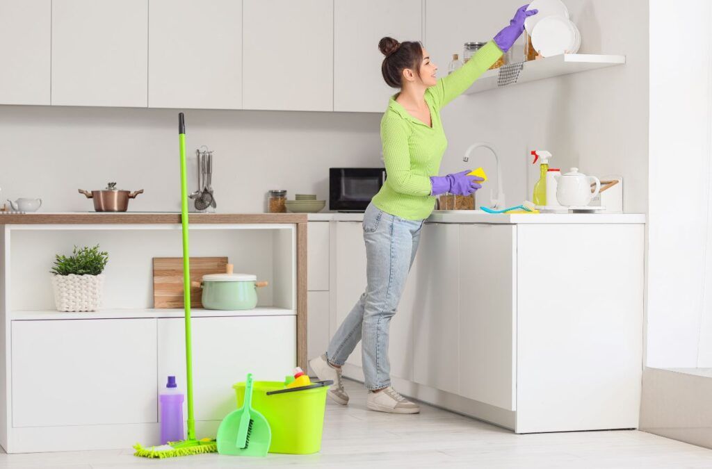 CleanieUp professional delivering Standard Cleaning in Montverde, FL with careful dusting and floor care.