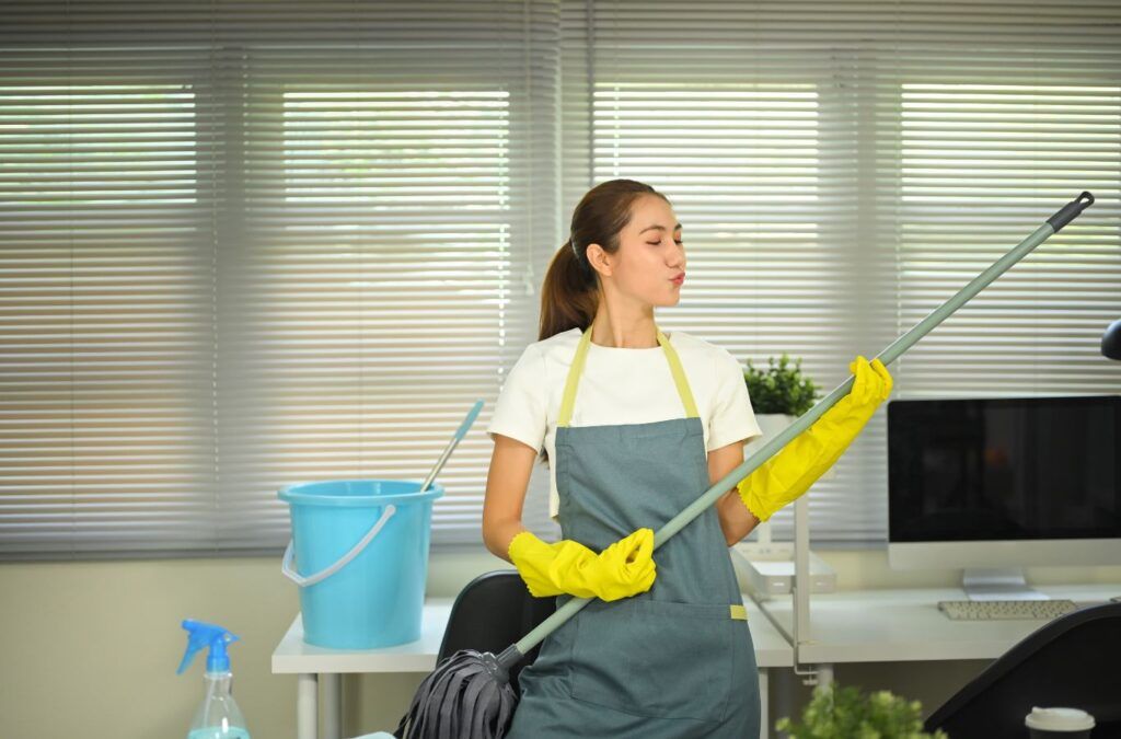 CleanieUp expert performing Standard Cleaning in Montverde, FL with precision service. Standard Cleaning Near Me.